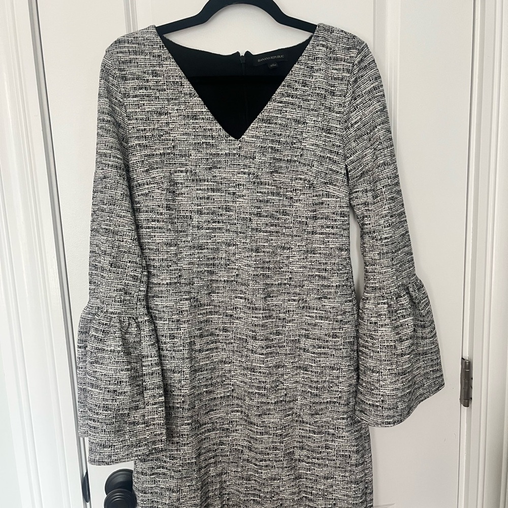 Banana Republic Black and White Long Sleeve Dress